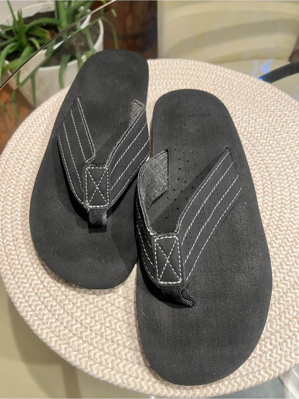 Set of 2 Men's Black and Brown Dual-Tone Flip-Flop Sandals